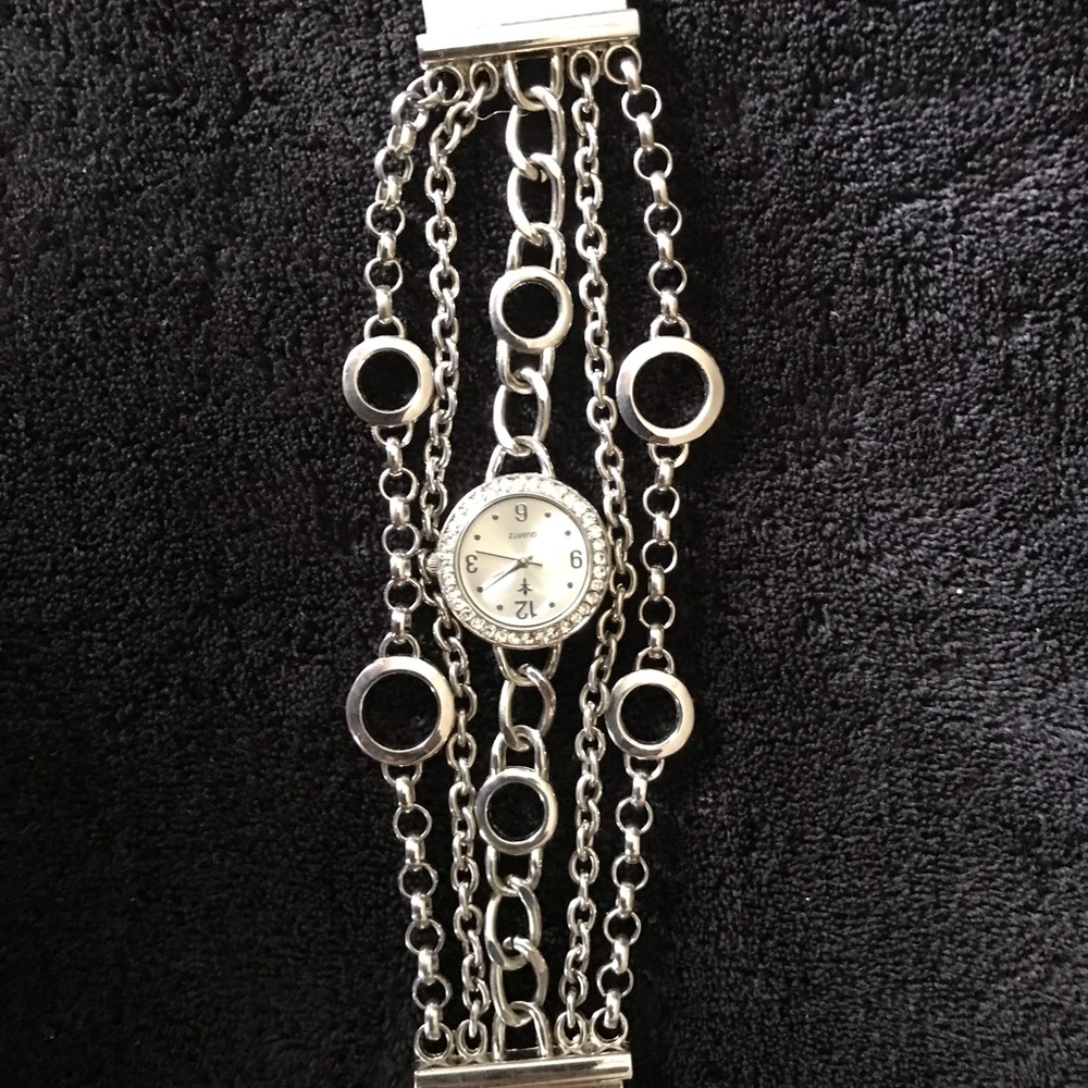 Silver fashion watch quartz
